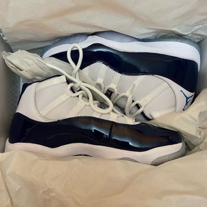 Jordan retro XI "Win Like 82” (white & navy)